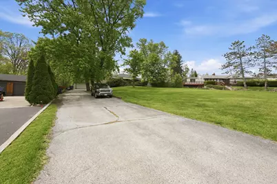 8351 W 99th Street, Palos Hills, IL 60465 - Photo 2