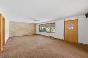 8351 W 99th St, Palos Hills, IL 60465 - Photo 4