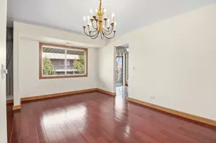 9529 Bronx Ave, Skokie, IL 60077 - Photo 8