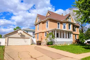 407 S Cherry St, Morrison, IL 61270 - Photo 2