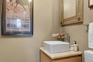 1202 W Fletcher St, Chicago, IL 60657 - Photo 12