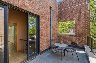1202 W Fletcher St, Chicago, IL 60657 - Photo 22