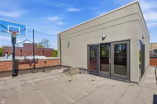 1202 W Fletcher St, Chicago, IL 60657 - Photo 36