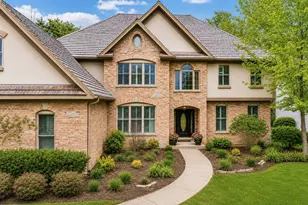 1620 Mulberry Dr, Libertyville, IL 60048 - Photo 2