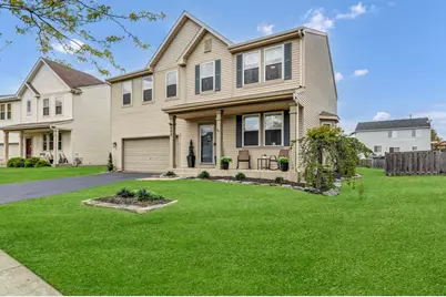 688 Bay Shore Drive, Pingree Grove, IL 60140 - Photo 2