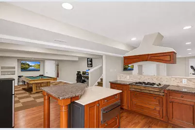 688 Bay Shore Drive, Pingree Grove, IL 60140 - Photo 38