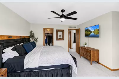 688 Bay Shore Drive, Pingree Grove, IL 60140 - Photo 20