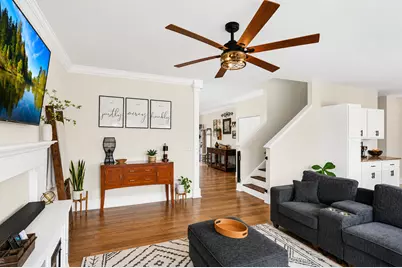688 Bay Shore Drive, Pingree Grove, IL 60140 - Photo 10