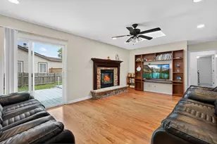 854 Plains Ct, Carol Stream, IL 60188 - Photo 2