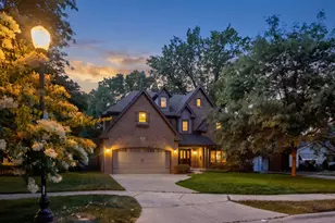 639 N Wright St, Naperville, IL 60563 - Photo 1