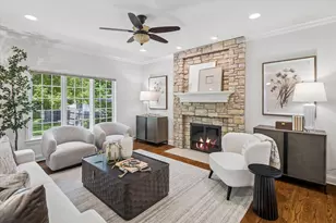 639 N Wright St, Naperville, IL 60563 - Photo 6