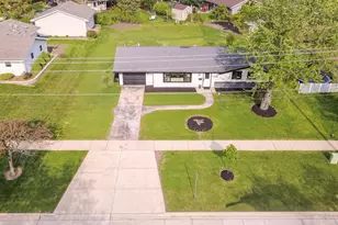 135 S Walnut Ln, Schaumburg, IL 60193 - Photo 46
