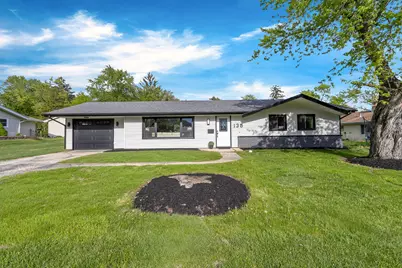 135 S Walnut Lane, Schaumburg, IL 60193 - Photo 2