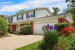 1427 Woodhill Dr, Northbrook, IL 60062 - Photo 6