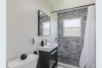 407 Bonniebrook Avenue, Mundelein, IL 60060 - Photo 20