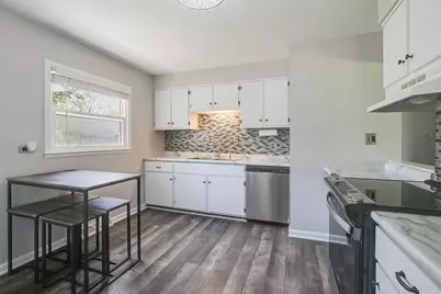 407 Bonniebrook Avenue, Mundelein, IL 60060 - Photo 6