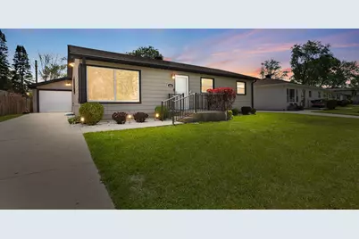 407 Bonniebrook Avenue, Mundelein, IL 60060 - Photo 1
