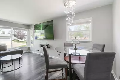 407 Bonniebrook Avenue, Mundelein, IL 60060 - Photo 8