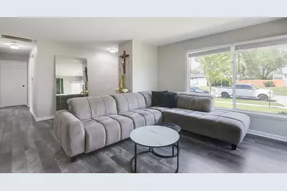 407 Bonniebrook Avenue, Mundelein, IL 60060 - Photo 12
