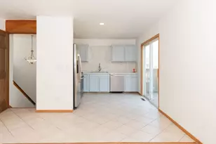 5696 Heidi Dr, Rockford, IL 61109 - Photo 8