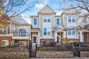 422 Grosvenor Ln, Aurora, IL 60504 - Photo 1
