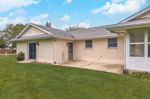 301 Scott Dr, Dwight, IL 60420 - Photo 10