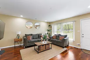 1797 Queensbury Cir, Hoffman Estates, IL 60169 - Photo 4