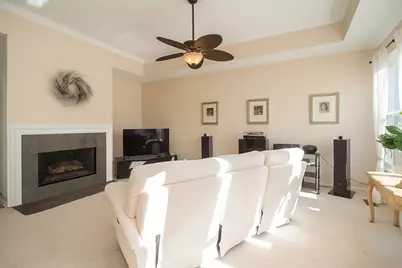 6 Sherwood Court, Lake in the Hills, IL 60156 - Photo 8
