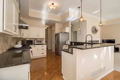 6 Sherwood Court, Lake in the Hills, IL 60156 - Photo 6