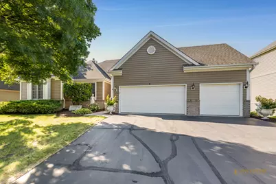 6 Sherwood Court, Lake in the Hills, IL 60156 - Photo 2