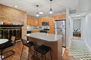 801 W Oakdale Ave, Chicago, IL 60657 - Photo 10
