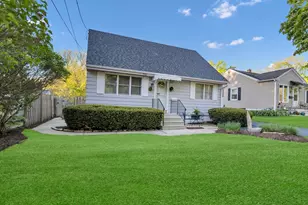 532 Webster St, Batavia, IL 60510 - Photo 2