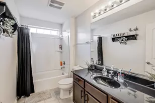 32 Catamaran Cir, Pingree Grove, IL 60140 - Photo 28