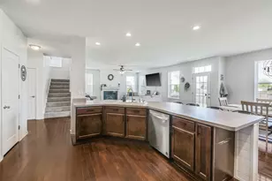 32 Catamaran Cir, Pingree Grove, IL 60140 - Photo 16
