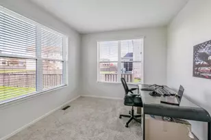 32 Catamaran Cir, Pingree Grove, IL 60140 - Photo 18