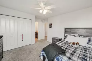 32 Catamaran Cir, Pingree Grove, IL 60140 - Photo 30