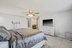 32 Catamaran Cir, Pingree Grove, IL 60140 - Photo 20