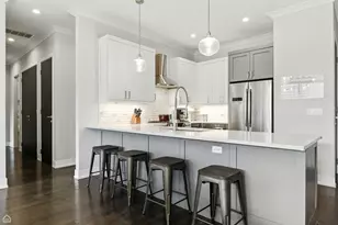 3530 N Lincoln Ave, Chicago, IL 60657 - Photo 10