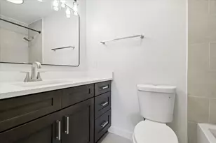 7033 N Kedzie Ave, Chicago, IL 60645 - Photo 8
