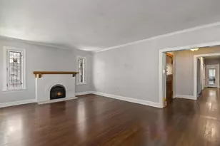 6756 S Oglesby Ave, Chicago, IL 60649 - Photo 2
