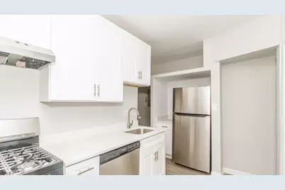 2716 W Rosemont Avenue #1, Chicago, IL 60659 - Photo 4