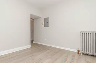 2716 W Rosemont Ave, Chicago, IL 60659 - Photo 2
