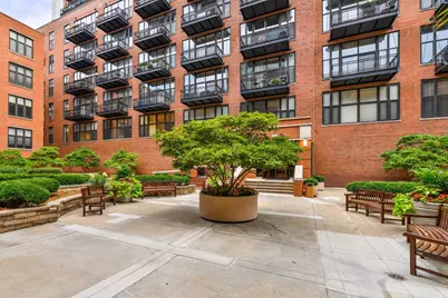333 W Hubbard Street #713, Chicago, IL 60654 - Photo 2