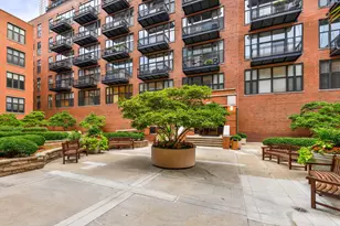 333 W Hubbard St, Chicago, IL 60654 - Photo 2