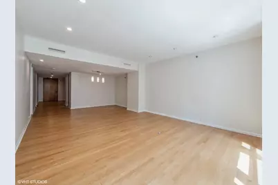 680 N Lake Shore Drive #715, Chicago, IL 60611 - Photo 4