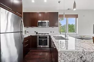 1257 W Addison St, Chicago, IL 60613 - Photo 10