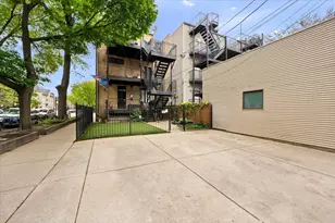 1257 W Addison St, Chicago, IL 60613 - Photo 22