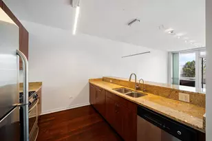 757 N Orleans St, Chicago, IL 60654 - Photo 12