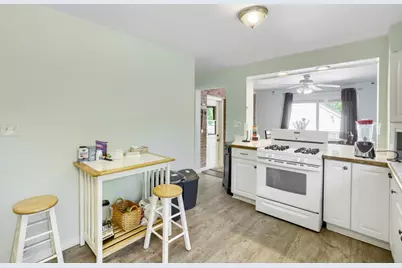 [Address not provided], Elgin, IL 60123 - Photo 8