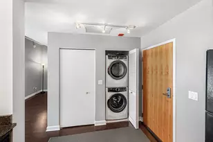 845 N Kingsbury St, Chicago, IL 60610 - Photo 2